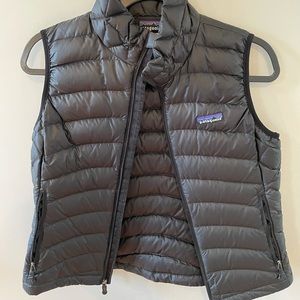 Patagonia Women’s Black Puffer Vest Small
